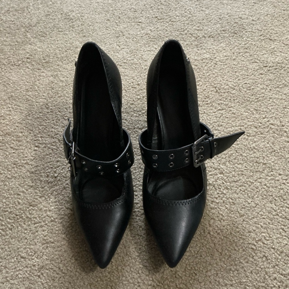 Simply Vera Vera Wang Black Pointed Heels